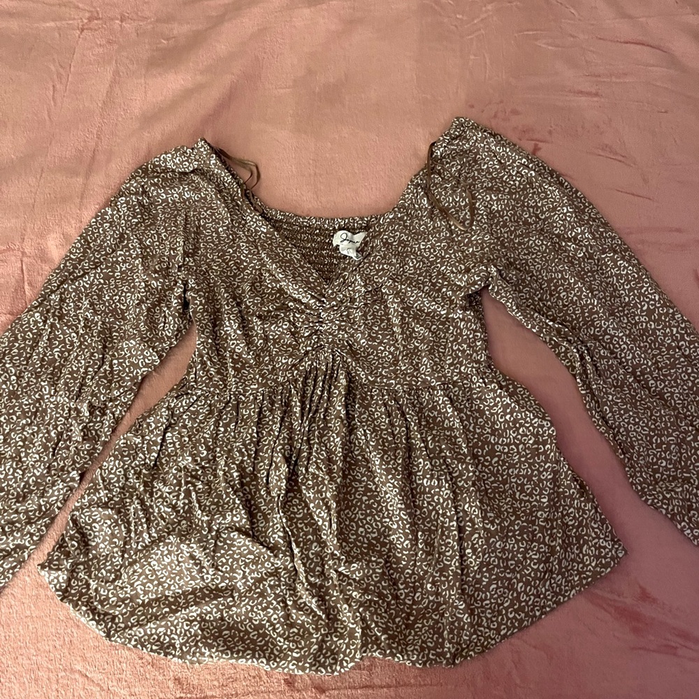 SMALL cute cheetah pattern boutique scrunch long sleeve
